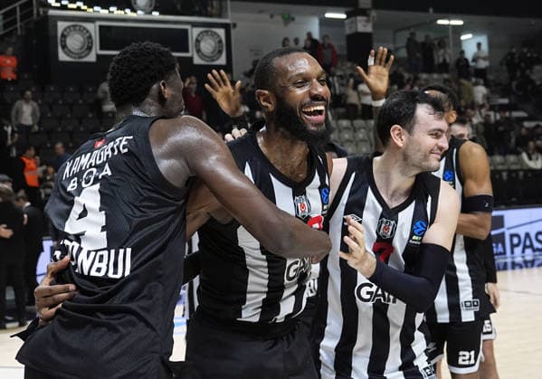 Besiktas GAIN v Ratiopharm Ulm - BKT EuroCup ISTANBUL, TURKIYE - JANUARY 06: Vitto Brown (C) of Besiktas GAIN and his teammates celebrate their victory at the end of the BKT EuroCup week 13 basketball match between Besiktas Gain and Ratiopharm Ulm at Besiktas Gain Sports Complex in Istanbul, Turkiye on January 06, 2026. Esra Bilgin Anadolu Istanbul Turkey. Editorial use only. Please get in touch for any other usage.  Copyright: x2026xAnadoluxEsraxBilginx