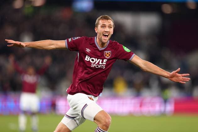 Tomas Soucek of West Ham United celebrates after he scored for 1-0 - West Ham United v Nottingham Forest, Premier League, London Stadium, London, UK - 6th January 2026 Editorial Use Only - DataCo restrictions apply West Ham United v Nottingham Forest, Premier League, Football, London Stadium, London, UK - 06 Jan 2026London London Stadium United Kingdom EDITORIAL USE ONLY No use with unauthorised audio, video, data, fixture lists, club league logos or live services. Online in-match use limited to 120 images, no video emulation. No use in betting, games or single club league player publications. Copyright: xMDI Shutterstockx 16234278e