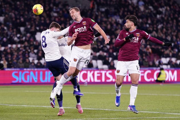 Premier League West Ham United v Nottingham Forest Tomas Soucek of West Ham United scores his teams first goal during the Premier League match West Ham United vs Nottingham Forest at London Stadium, London, United Kingdom, 6th January 2026 (Photo by Harvey Murphy News Images) Copyright: xHarveyxMurphy NewsxImagesx