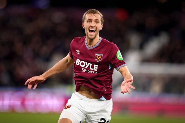 Tomas Soucek of West Ham United celebrates after he scored for 1-0 - West Ham United v Nottingham Forest, Premier League, London Stadium, London, UK - 6th January 2026 Editorial Use Only - DataCo restrictions apply West Ham United v Nottingham Forest, Premier League, Football, London Stadium, London, UK - 06 Jan 2026London London Stadium United Kingdom EDITORIAL USE ONLY No use with unauthorised audio, video, data, fixture lists, club league logos or live services. Online in-match use limited to 120 images, no video emulation. No use in betting, games or single club league player publications. Copyright: xMDI Shutterstockx 16234278j