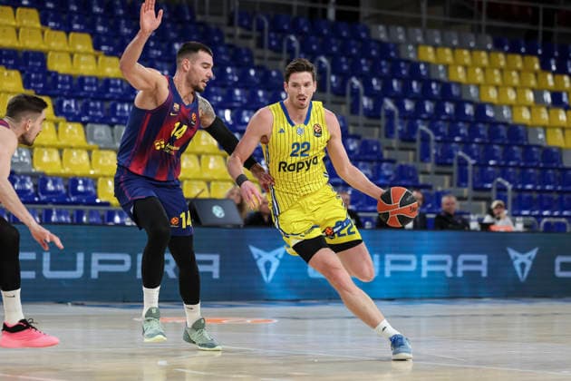 January 6, 2026, Barcelona, Barcelona, Spain: Tj Leaf of Maccabi Rapyd Tel Aviv and Willy Hernangomez of FC Barcelona, Barca in action during the EuroLeague Regular Season Round 20 match played between FC Barcelona and Maccabi Rapyd Tel Aviv at Palau Blaugrana on January 06, 2026 in Barcelona, Spain. Barcelona Spain - ZUMAa181 20260106_zaa_a181_035 Copyright: xJavierxBorregox