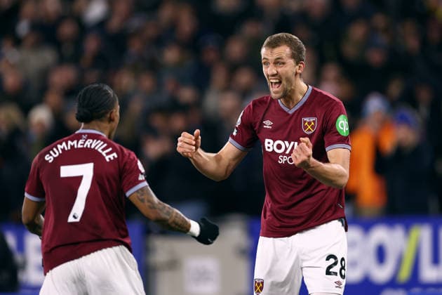 West Ham United gegen Nottingham Forest 06. Januar 2026, London Premier League Fußball West Ham United gegen Nottingham Forest Tomas Soucek von West Ham United feiert den Führungstreffer, der ein Eigentor von Murillo von Nottingham Forest war Foto Jacques Feeney Offside London UK  Copyright: xJacquesxFeeneyx xOffsidexOffside