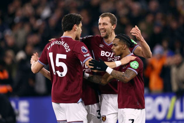 West Ham United gegen Nottingham Forest 06. Januar 2026, London Premier League Fußball West Ham United gegen Nottingham Forest Tomas Soucek von West Ham United feiert den Führungstreffer, der ein Eigentor von Murillo von Nottingham Forest war Foto Jacques Feeney Offside London UK  Copyright: xJacquesxFeeneyx xOffsidexOffside