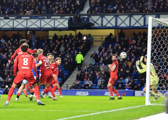 Rangers v Aberdeen William Hill Premiership Nicolas Raskin of Rangers (middle) scores his teams second goal during the William Hill Premiership match at Ibrox Stadium, Glasgow 06 01 2026 UK Newspapers OUT Copyright: xFredxPalmerx FIL-22753-0068
