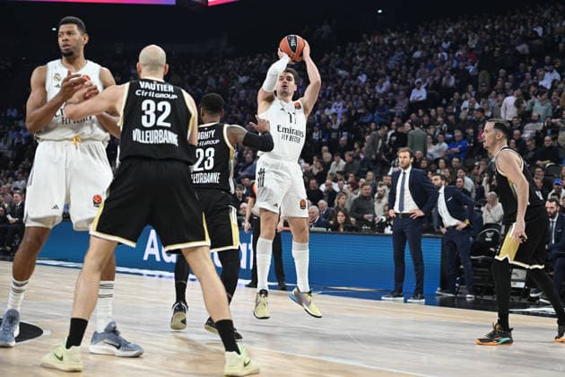 Basketball : ASVEL Villeurbanne v Real Madrid Euroleague Basket 06 01 2026 Mario Hezonja of Real Madrid during the Euroleague match between Lyon Villeurbanne and Real Madrid at LDLC ARENA in Lyon, France on January 06, 2026 LYONFrance  Copyright: xMouradxAllilix