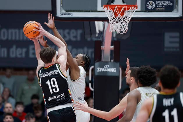 f l t r Christian Skladanowski Fitness First Wuerzburg Baskets, 19 and Gabe Dorse Patrioti Levice, 7 , 06 01 2026, Basketball Champions League, Fitness First Wuerzburg Baskets vs Patrioti Levice, GER, Wuerzburg, Tectake Arena Copyright: HMBxMedia xHeikoxBecker