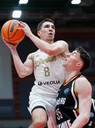 f l t r Novak Music Patrioti Levice, 8 and Alen Pjanic Fitness First Wuerzburg Baskets, 35 , 06 01 2026, Basketball Champions League, Fitness First Wuerzburg Baskets vs Patrioti Levice, GER, Wuerzburg, Tectake Arena Copyright: HMBxMedia xHeikoxBecker