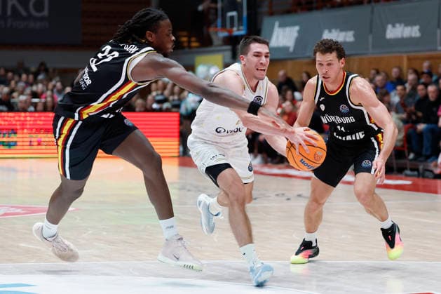 f l t r Charles Thompson Fitness First Wuerzburg Baskets, 32 , Novak Music Patrioti Levice, 8 and Brae Ivey Fitness First Wuerzburg Baskets, 11 , 06 01 2026, Basketball Champions League, Fitness First Wuerzburg Baskets vs Patrioti Levice, GER, Wuerzburg, Tectake Arena Copyright: HMBxMedia xHeikoxBecker