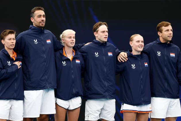 TENNIS UNITED CUP SYDNEY, Team Netherlands line up for the playing of the national anthems on day six of the 2026 United Cup at Ken Rosewall Arena in Sydney, Wednesday, January 7, 2026. ( NO ARCHIVING, EDITORIAL USE ONLY SYDNEY NEW SOUTH WALES AUSTRALIA  Copyright: xMARKxEVANSx 20260107151413337302