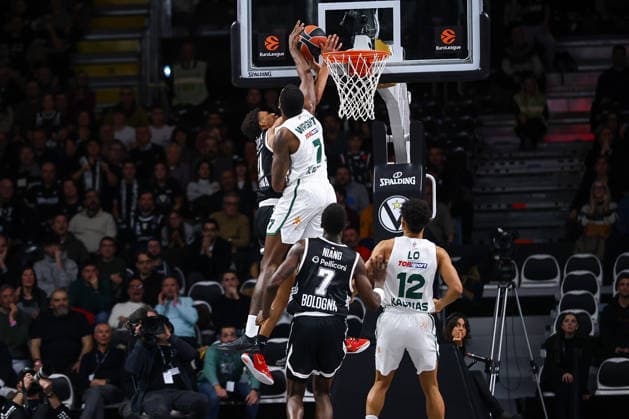 Derrick Alston Jr, Moses Wright stoppata Virtus Bologna - Zalgiris Kaunas Euroleague 2025-2026 Bologna, 06 01 2026 Foto B.Costantini Ciamillo-Castoria Bologna Virtus Arena Emilia Romagna Italy  Copyright: xBiancaxCostantinix