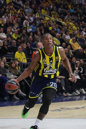 ISTANBUL, TURKEY - JANUARY 6: Devon Hall of Fenerbahce Beko in action during the EuroLeague Regular Season Round 20 match between Fenerbahce Beko Istanbul and Olympiacos Piraeus at Ulker Sports Arena on January 6, 2026 in Istanbul, Turkey. Istanbul Turkey Copyright: xSeskimphotox FBahce-Olympiakos-060126 (14)