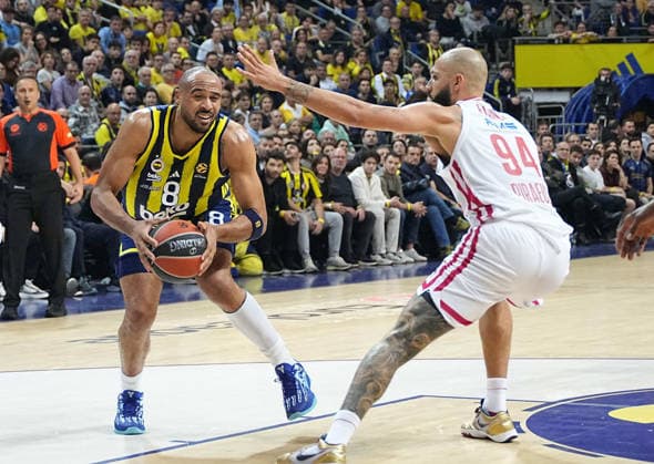 ISTANBUL, TURKEY - JANUARY 6: Talen Horton Tucker (8)of Fenerbahce Beko and Evan Fournier (R) of Olympiacos Piraeus in action during the EuroLeague Regular Season Round 20 match between Fenerbahce Beko Istanbul and Olympiacos Piraeus at Ulker Sports Arena on January 6, 2026 in Istanbul, Turkey. Istanbul Turkey Copyright: xSeskimphotox FBahce-Olympiakos-060126 (60)