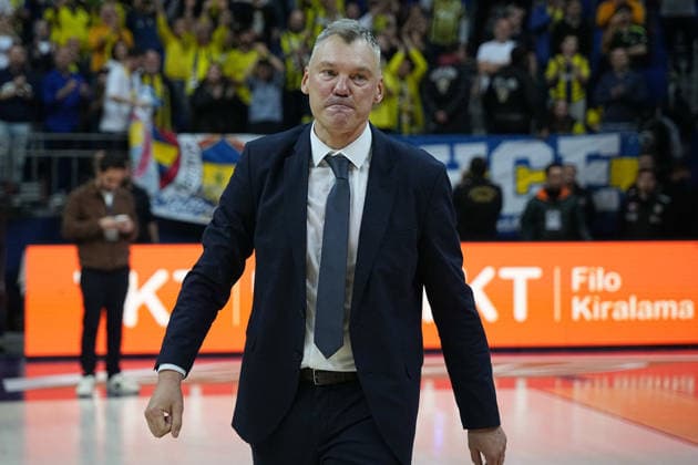 ISTANBUL, TURKEY - JANUARY 6: Coach Sarunas Jasikevicius of Fenerbahce Beko reacts during the EuroLeague Regular Season Round 20 match between Fenerbahce Beko Istanbul and Olympiacos Piraeus at Ulker Sports Arena on January 6, 2026 in Istanbul, Turkey. Istanbul Turkey Copyright: xSeskimphotox FBahce-Olympiakos-060126 (165)