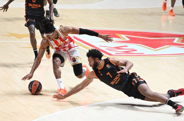 CRVENA ZVEZDA vs VALENCIA CHIMA MONEKE, basketball player of Crvena Zvezda, during the Euroleague match against Valencia, and BRAXTON KEY, at Aleksandar Nikolic Hall. Belgrade, 06.01.2026. photo: Nebojsa Parausic MN Press Photo BASKETBALL, EUROLEAGUE, CRVENA ZVEZDA, VALENCIA Belgrade Hala Aleksandar Nikolic Serbia Copyright: xNebojsaxParausicx xMNxPressx