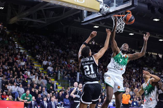 BASKET - Euroleague - Virtus Bologna vs Zalgiris Kaunas 21 Derrick Alston Jr Virtus Match BASKETBALL - EUROLEAGUE Virtus Bologna vs Zalgiris Kaunas 06-01-2026 07z Moses Wright Zalgiris Kaunas Match BASKETBALL - EUROLEAGUE Virtus Bologna vs Zalgiris Kaunas 06-01-2026 during Virtus Bologna vs Zalgiris Kaunas, Basketball Euroleague match in Bologna, Italy, January 06 2026 Bologna Italy  Copyright: xIPAxSport ABACAx