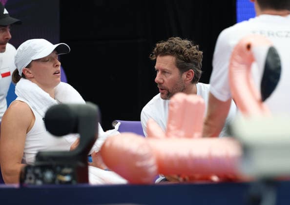 January 7, 2026, Sydney, New South Wales, Australia: IGA SWIATEK of Poland and her coach WIM FISSETTE of Belgium during the match against S. LAMENS of Netherlands in the single competition group F during the United Cup at Ken Rosewall Arena, Sydney, Australia. Sydney Australia - ZUMAc278 20260107_zsp_c278_020 Copyright: xMarcinxCholewinskix