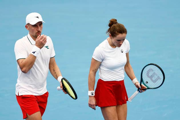 TENNIS UNITED CUP SYDNEY, Jan Zielinski of team Poland playing with Katarzyna Kawa of team Poland talks tactics in their Group F doubles match against Demi Schuurs of Team Netherlands and David Pel of Team Netherlands during day six of the 2026 United Cup at Ken Rosewall Arena in Sydney, Wednesday, January 7, 2026. ( NO ARCHIVING, EDITORIAL USE ONLY SYDNEY NEW SOUTH WALES AUSTRALIA  Copyright: xMARKxEVANSx 20260107131006388756