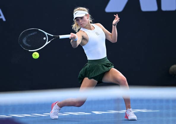 TENNIS BRISBANE INTERNATIONAL, Emerson Jones of Australia in action against Liudmila Samsonova of Russia during day four of the Brisbane International tennis tournament at Pat Rafter Arena in Brisbane, Wednesday, January 7, 2026. ( NO ARCHIVING, EDITORIAL USE ONLY BRISBANE QUEENSLAND AUSTRALIA  Copyright: xDARRENxENGLANDx 20260107131844240424