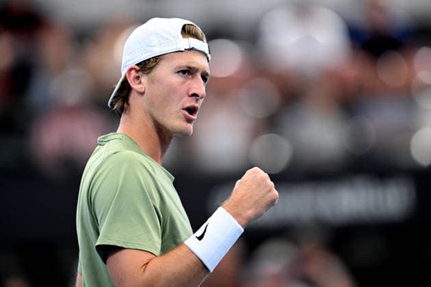 TENNIS BRISBANE INTERNATIONAL, Sebastian Korda of the USA celebrates winning the first set against Jiri Lehecka of the Czech Republic during day four of the Brisbane International tennis tournament at Pat Rafter Arena in Brisbane, Wednesday, January 7, 2026. ( NO ARCHIVING, EDITORIAL USE ONLY BRISBANE QUEENSLAND AUSTRALIA  Copyright: xDARRENxENGLANDx 20260107193448679784