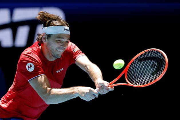 TENNIS UNITED CUP PERTH, Taylor Fritz of the USA in action against Stefanos Tsitsipas of Greece during the United Cup quarter-final match between Greece and the USA at RAC Arena in Perth, Wednesday, January 7, 2026. ( NO ARCHIVING, EDITORIAL USE ONLY PERTH Western Australia Australia  Copyright: xRICHARDxWAINWRIGHTx 20260107159997296556