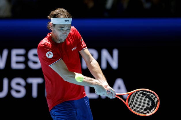 TENNIS UNITED CUP PERTH, Taylor Fritz of the USA in action against Stefanos Tsitsipas of Greece during the United Cup quarter-final match between Greece and the USA at RAC Arena in Perth, Wednesday, January 7, 2026. ( NO ARCHIVING, EDITORIAL USE ONLY PERTH Western Australia Australia  Copyright: xRICHARDxWAINWRIGHTx 20260107172153438661