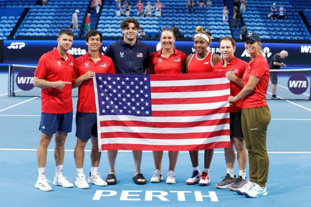 TENNIS UNITED CUP PERTH, Team USA pose for a photograph after making it through to the semi finals of the United Cup at RAC Arena in Perth, Wednesday, January 7, 2026. ( NO ARCHIVING, EDITORIAL USE ONLY PERTH Western Australia Australia  Copyright: xRICHARDxWAINWRIGHTx 20260107159871417104