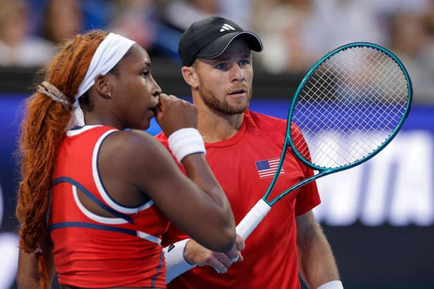 TENNIS UNITED CUP PERTH, Coco Gauff and Christian Harrison of the USA in action against Maria Sakkari and Stefanos Tsitsipas of Greece during the United Cup quarter-final doubles match between Greece and the USA at RAC Arena in Perth, Wednesday, January 7, 2026. ( NO ARCHIVING, EDITORIAL USE ONLY PERTH Western Australia Australia  Copyright: xRICHARDxWAINWRIGHTx 20260107190523825592