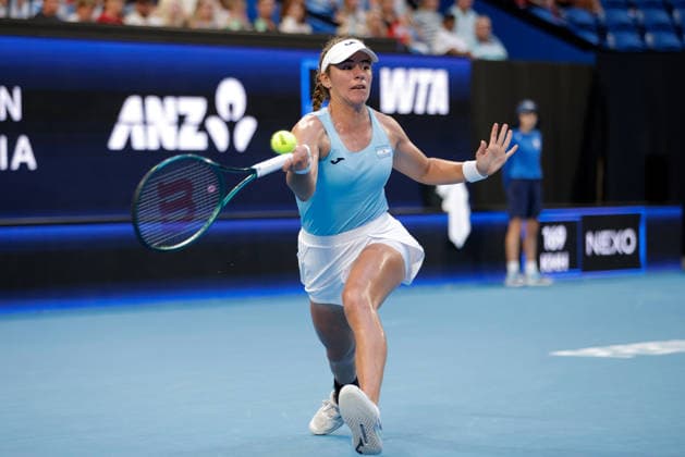 TENNIS UNITED CUP PERTH, Solana Sierra of Argentina in action against Belinda Bencic of Switzerland during the United Cup quarter-final match between Argentina and Switzerland at RAC Arena in Perth, Wednesday, January 7, 2026. ( NO ARCHIVING, EDITORIAL USE ONLY PERTH Western Australia Australia  Copyright: xRICHARDxWAINWRIGHTx 20260107199871468407