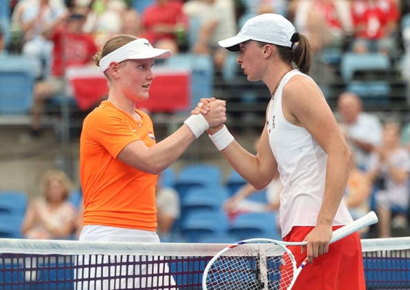 TENIS UNITED CUP SYDNEY 2026 07012026 N Z IGA SWIATEK Z SUZAN LAMENS PODCZAS RYWALIZACJI W GRUPIE F W TURNIEJU UNITED CUP W SYDNEY MARCIN CHOLEWINSKI NEWSPIX.PL TENIS UNITED CUP SYDNEY 2026 07012026 IGA SWIATEK WITH SUZAN LAMENS IN COMPETITION GROUP F IN THE UNITED CUP IN SYDNEY NEWSPIX.PL --- newspix.pl POLAND OUT! 
