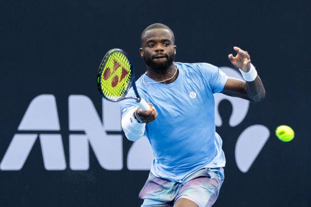 January 7, 2026, Brisbane, Qld, Australia: FRANCES TIAFOE of the United States plays a forehand during his MenÃ¢â‚¬â ¢s Singles round of 16 match against DANIIL MEDVEDEV of Russia at the Brisbane International. Brisbane Australia - ZUMAt173 20260107_zsp_t173_035 Copyright: xStephanexThomasx