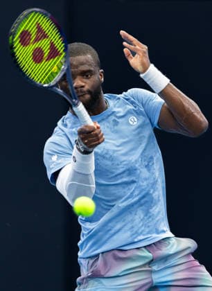 January 7, 2026, Brisbane, Qld, Australia: FRANCES TIAFOE of the United States plays a forehand during his MenÃ¢â‚¬â ¢s Singles round of 16 match against DANIIL MEDVEDEV of Russia at the Brisbane International. Brisbane Australia - ZUMAt173 20260107_zsp_t173_043 Copyright: xStephanexThomasx