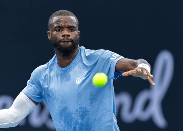 January 7, 2026, Brisbane, Qld, Australia: FRANCES TIAFOE of the United States prepares to play a forehand during his MenÃ¢â‚¬â ¢s Singles round of 16 match against DANIIL MEDVEDEV of Russia at the Brisbane International. Brisbane Australia - ZUMAt173 20260107_zsp_t173_046 Copyright: xStephanexThomasx