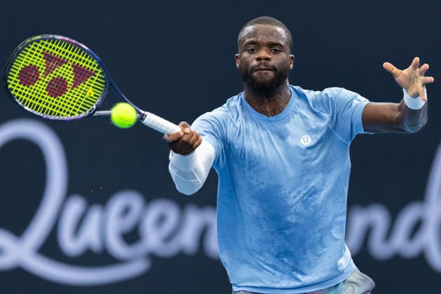 January 7, 2026, Brisbane, Qld, Australia: FRANCES TIAFOE of the United States plays a forehand during his MenÃ¢â‚¬â ¢s Singles round of 16 match against DANIIL MEDVEDEV of Russia at the Brisbane International. Brisbane Australia - ZUMAt173 20260107_zsp_t173_047 Copyright: xStephanexThomasx
