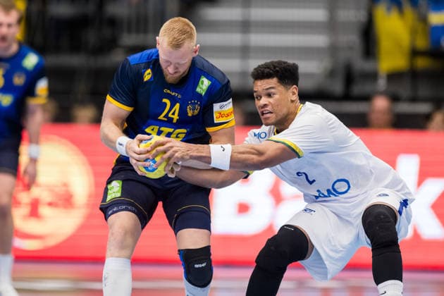 260107 Jim Gottfridsson of Sweden and Edney Oliveira of Brazil during the international friendly handball match between Sweden and Brazil on January 7, 2026 in Partille Photo Mathias Bergeld BILDBYRAN code MB MB1272 handball handball handball international friendly sverige sweden brazil bbeng träningsmatch träningslandskamp  Copyright: MATHIASxBERGELD BB260107MB021
