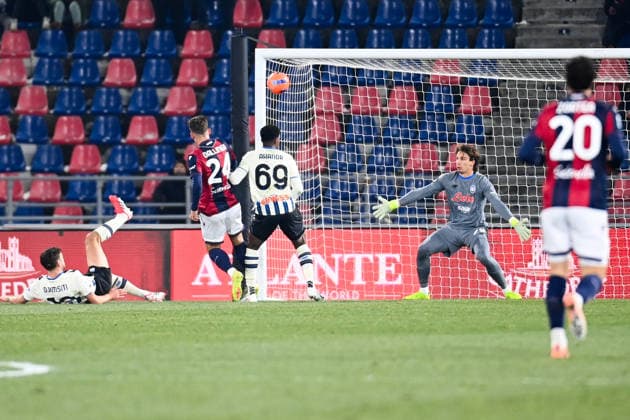 Thijs Dallinga (Bologna Fc) shooting on goal good chance during Bologna FC vs Atalanta BC, Italian soccer Serie A match in Bologna, Italy, January 07 2026  Copyright: xGianlucaxRicci IPAxSportx xipa-agency.netx xx IPA_69788910 IPA_Agency_IPA69788910
