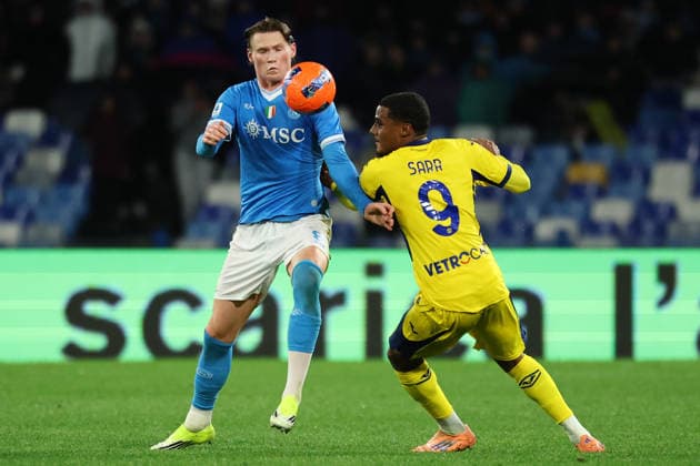 Scott McTominay of SSC Napoli and Amin Sarr of Hellas Verona compete for the ball during the Serie A 2025 2026 football match between SSC Napoli and Hellas Verona at Diego Armando Maradona stadium in Naples (Italy), January 7, 2026. cesarexpurini