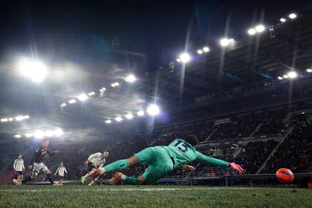 Atalanta s Nikola Krstovic goal 0-1 during the Serie A soccer match between Bologna and Atalanta at the Renato DallÕAra Stadium in Bologna, north Italy - Wednesday, January 7, 2026 -  Copyright: xMassimoxPaolone LaPressex