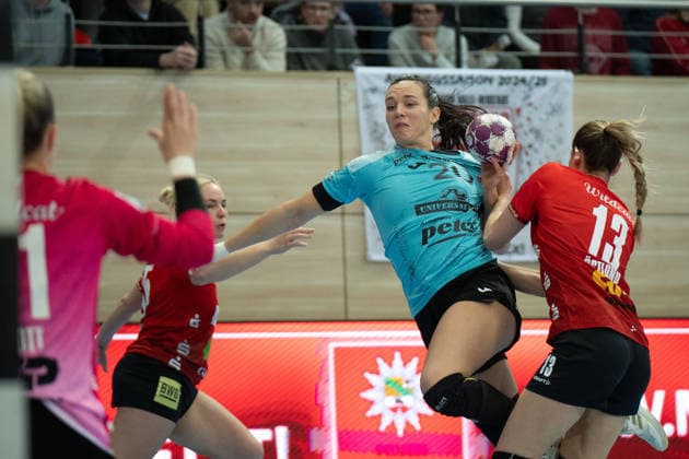 Lilli Röpcke Halle, 25 , Jana Scheib THC, 20 , Madeleine Östlund Halle, 13 , SV Union Halle Neustadt vs Thüringer HC, Handball, 1 Bundesliga Women, Season 2025 26, 12 Matchday, 07 01 2026 Halle SWH Arena Sachsen Anhalt Germany