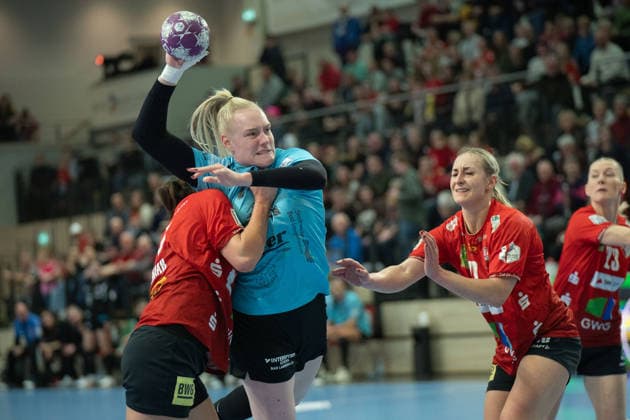 Engelina Alida Corona Molenaar Halle, 7 , Johanna Reichert THC, 29 , Lea Gruber Halle, 19 , SV Union Halle Neustadt vs Thüringer HC, Handball, 1 Bundesliga Women, Season 2025 26, 12 Matchday, 07 01 2026 Halle SWH Arena Sachsen Anhalt Germany
