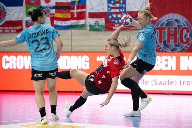 Handball Bundesliga Women, Season 2025 2026 SV Union Halle Neustadt vs Thüringer HC Halle, Germany 07 January 2026 In the picture from left Natsuki Aizawa Thueringer HC , Lea Gruber Halle and Lotta Heider Eisenach Halle Saale SWH Arena Sachsen Anhalt Germany