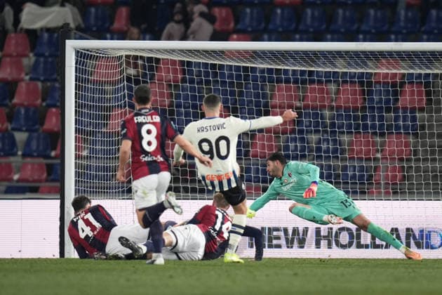 Atalanta s Nikola Krstovic goal 0-2 during the Serie A soccer match between Bologna and Atalanta at the Renato DallÕAra Stadium in Bologna, north Italy - Wednesday, January 7, 2026 -  Copyright: xMassimoxPaolone LaPressex