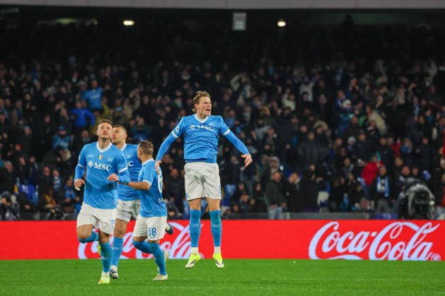 Napoli vs. Hellas Verona football match Goal the Scott McTominay of SSC Napoli During the 2025 26 Italian Serie A football match between SSC Napoli and Hellas Verona on January 7, 2026, at the Diego Armando Maradona Stadium in Naples. Pictured: NAPOLI stadio Diego Armando Maradona CAMPANIA ITALIA Copyright: xFABIOxSASSOxFabioxSassox Napoli Hellas Verona2026_01_07Fabio Sasso2757