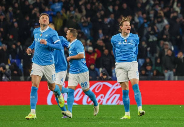 Napoli vs. Hellas Verona football match Goal the Scott McTominay of SSC Napoli During the 2025 26 Italian Serie A football match between SSC Napoli and Hellas Verona on January 7, 2026, at the Diego Armando Maradona Stadium in Naples. Pictured: NAPOLI stadio Diego Armando Maradona CAMPANIA ITALIA Copyright: xFABIOxSASSOxFabioxSassox Napoli Hellas Verona2026_01_07Fabio Sasso2759