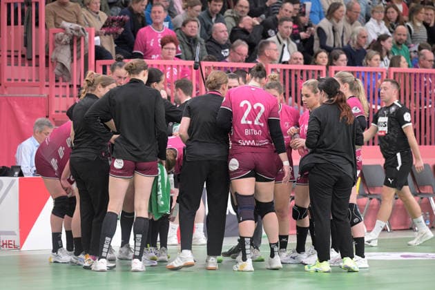 Time Out TusSies TusSies Metzingen vs BVB Borussia Dortmund Handball, Handball, Alsco HBF, 12 League Matchday, Season 2025 2026, 07 01 2026 TusSies Metzingen vs BVB Borussia Dortmund Handball, Handball, Alsco HBF, 12 League Matchday, Season 2025 2026, 07 01 2026 Tuebingen Copyright: xEibner-Pressefoto TobiasxBaurx EP_TBR
