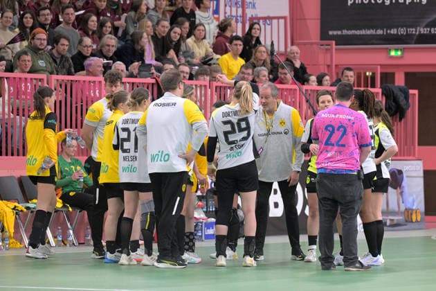 Time Out BVB Borussia Dortmund Handball TusSies Metzingen vs BVB Borussia Dortmund Handball, Handball, Alsco HBF, 12 League Matchday, Season 2025 2026, 07 01 2026 TusSies Metzingen vs BVB Borussia Dortmund Handball, Handball, Alsco HBF, 12 League Matchday, Season 2025 2026, 07 01 2026 Tuebingen Copyright: xEibner-Pressefoto TobiasxBaurx EP_TBR