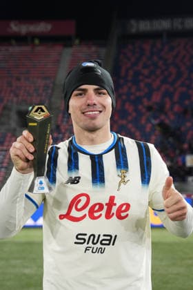 Atalanta s Nikola Krstovic Panini Player of the match at the end of the Serie A soccer match between Bologna and Atalanta at the Renato DallÕAra Stadium in Bologna, north Italy - Wednesday, January 7, 2026 -  Copyright: xMassimoxPaolone LaPressex