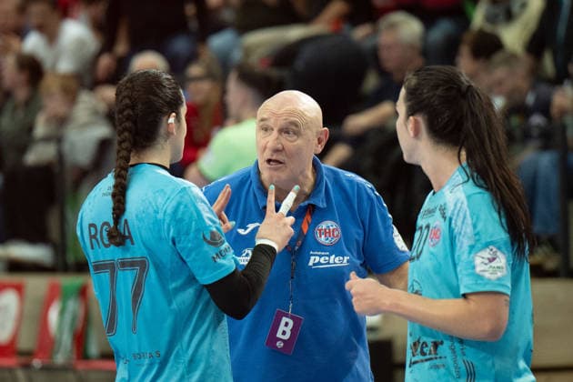 Kelly de Abreu Rosa THC, 77 , Coach Herbert Müller THC , Jana Scheib THC, 20 , SV Union Halle Neustadt vs Thüringer HC, Handball, 1 Bundesliga Women, Season 2025 26, 12 Matchday, 07 01 2026 Halle SWH Arena Sachsen Anhalt Germany