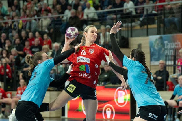 Luca Farago THC, 19 , Lea Gruber Halle, 19 , Kelly de Abreu Rosa THC, 77 , SV Union Halle Neustadt vs Thüringer HC, Handball, 1 Bundesliga Women, Season 2025 26, 12 Matchday, 07 01 2026 Halle SWH Arena Sachsen Anhalt Germany