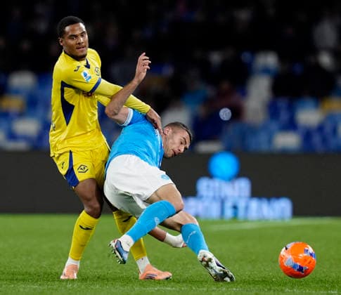 Amin Sarr (Hellas Verona) and Alessandro Buongiorno (SSC Napoli) battle for the ball, Serie A, SSC Napoli v Hellas Verona FC, Diego Maradona, January 7, 2026, Napoli, Italy.