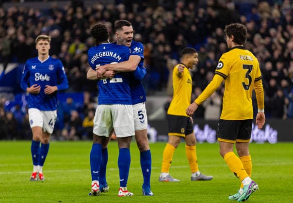 Football - FA Premier League - Everton FC v Wolverhampton Wanderers FC LIVERPOOL, ENGLAND - Wednesday, January 7, 2026: Everton s Michael Keane celebrates with team-mate Tim Iroegbunam (L) after scoring the first goal during the FA Premier League match between Everton FC and Wolverhampton Wanderers FC at Bramley-Moore Dock. (Photo by David Rawcliffe Propaganda) LIVERPOOL Bramley-Moore Dock MERSEYSIDE ENGLAND  Copyright: xDavidxRawcliffex P2026-01-07-Everton_Wolves-5